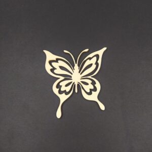 Pillangó (B) - fa figura